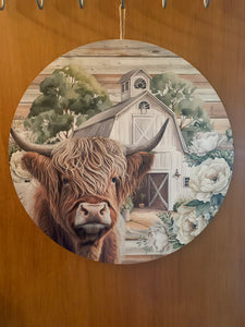 18” Round Highland Cow